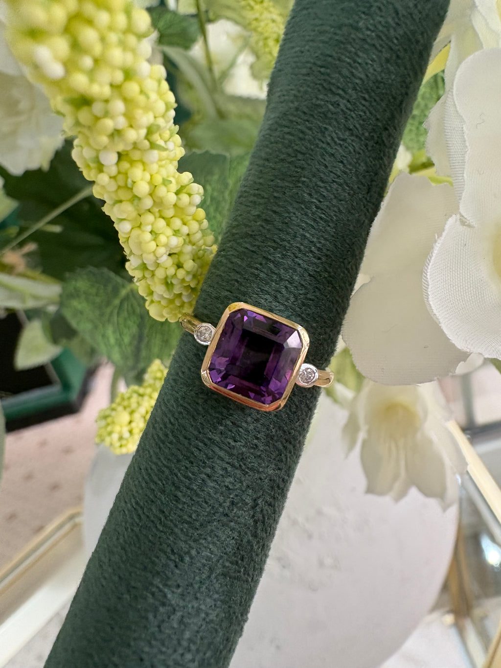 9ct yellow gold square cut amethyst and diamond ring