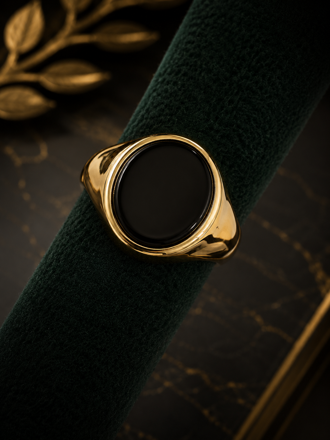 9ct Yellow Gold & Onyx Ring