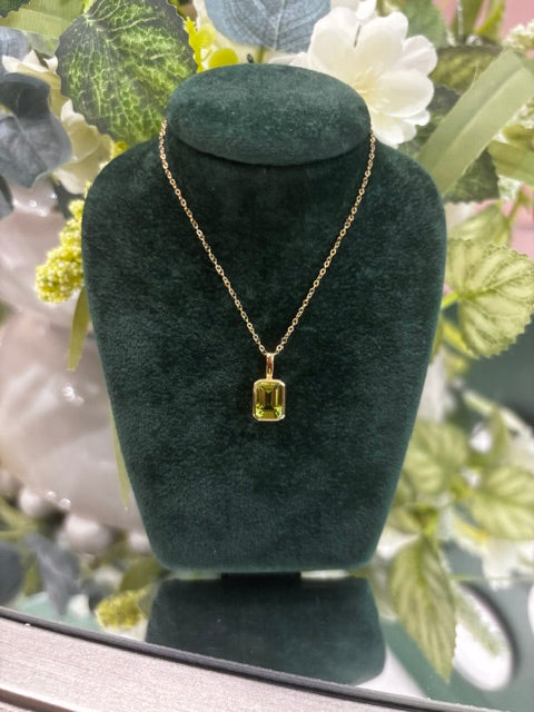 9ct Yellow Gold Octagonal Peridot Pendant