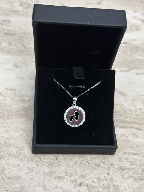 Sterling Silver Baby feet pendant & 18" chain