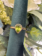 9ct Yellow Gold Peridot Ring