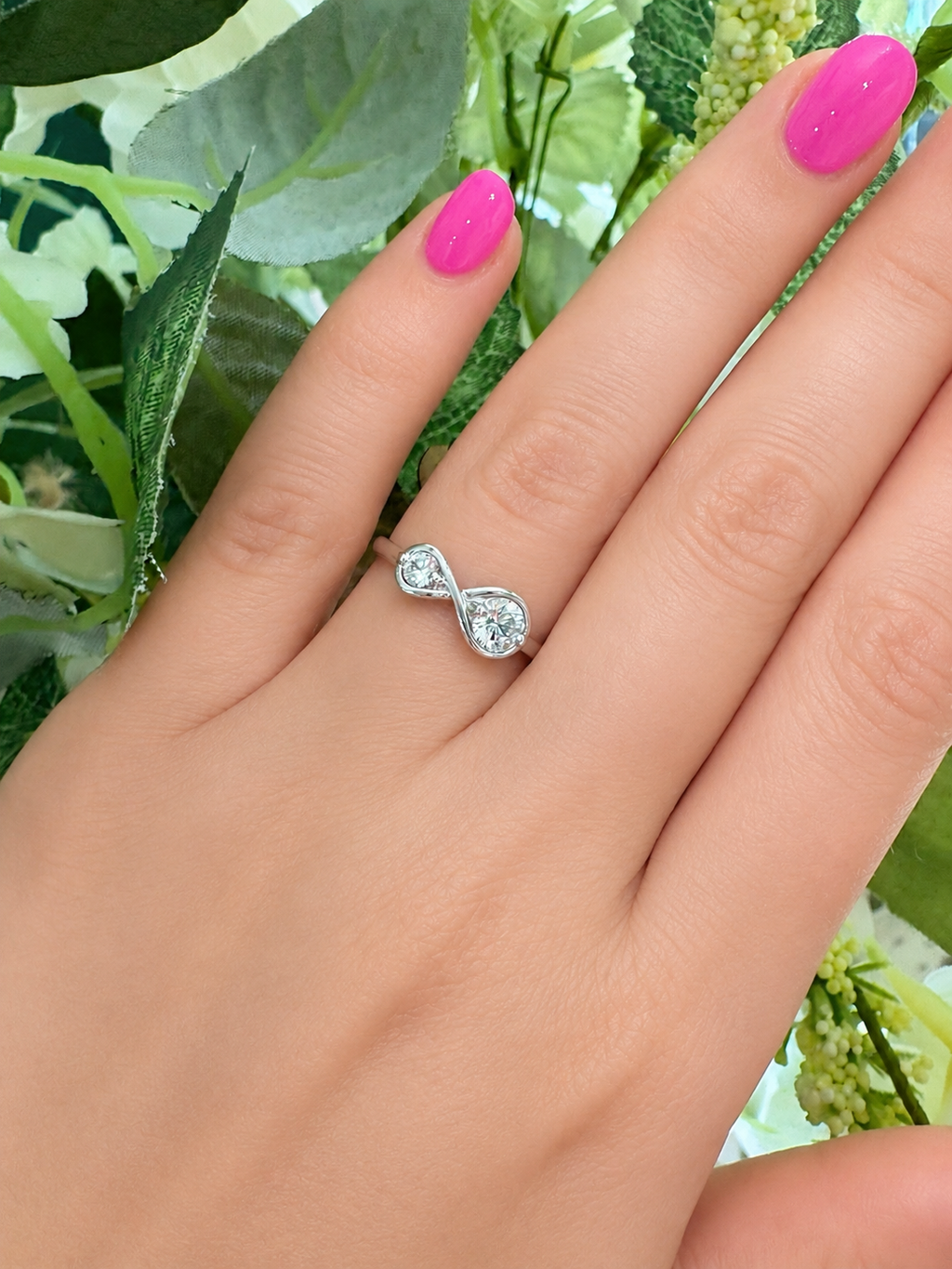 9ct White Gold & Cubic Zirconia RIng