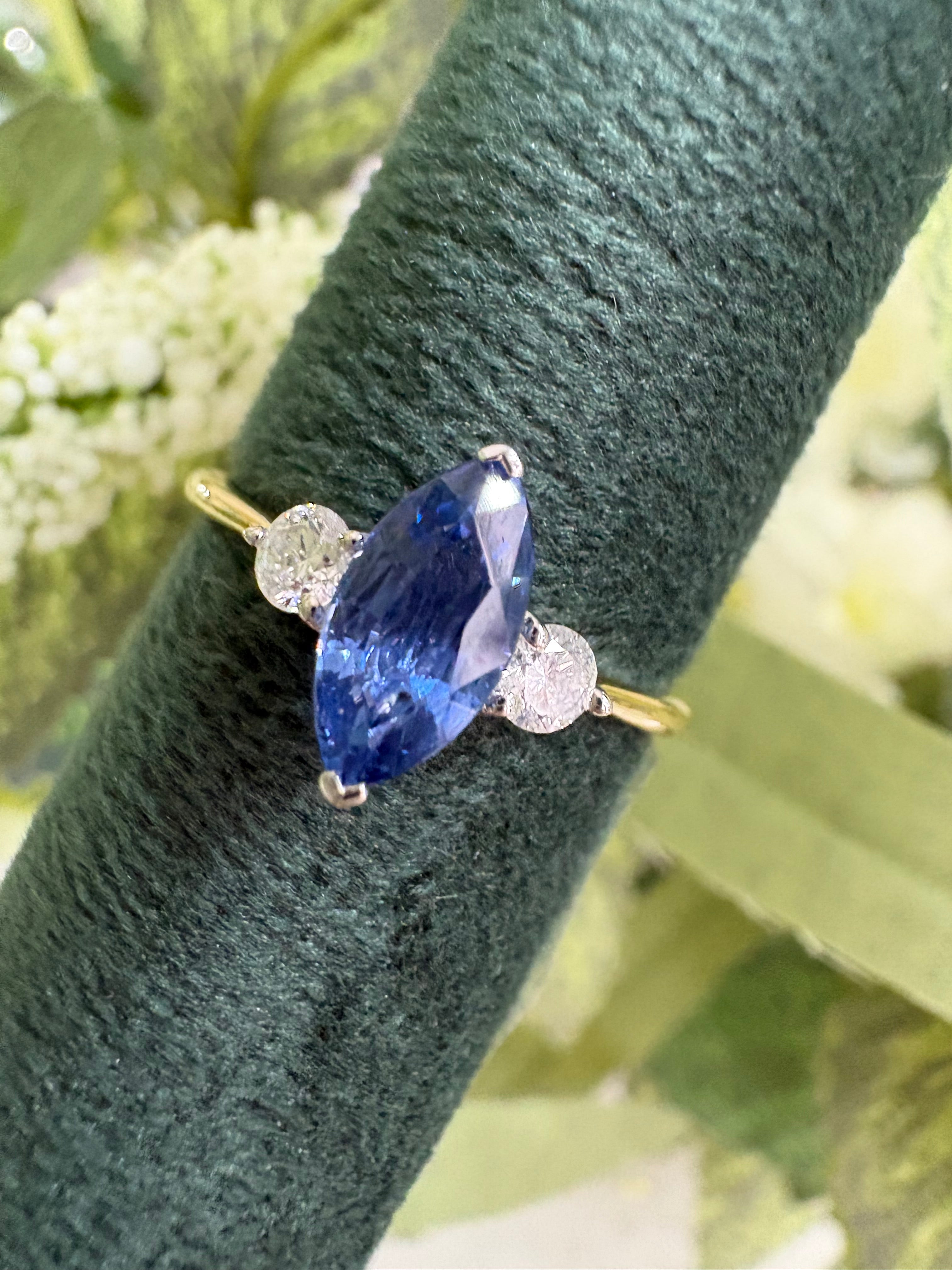 18ct Yellow Gold Blue Sapphire & Diamond Ring