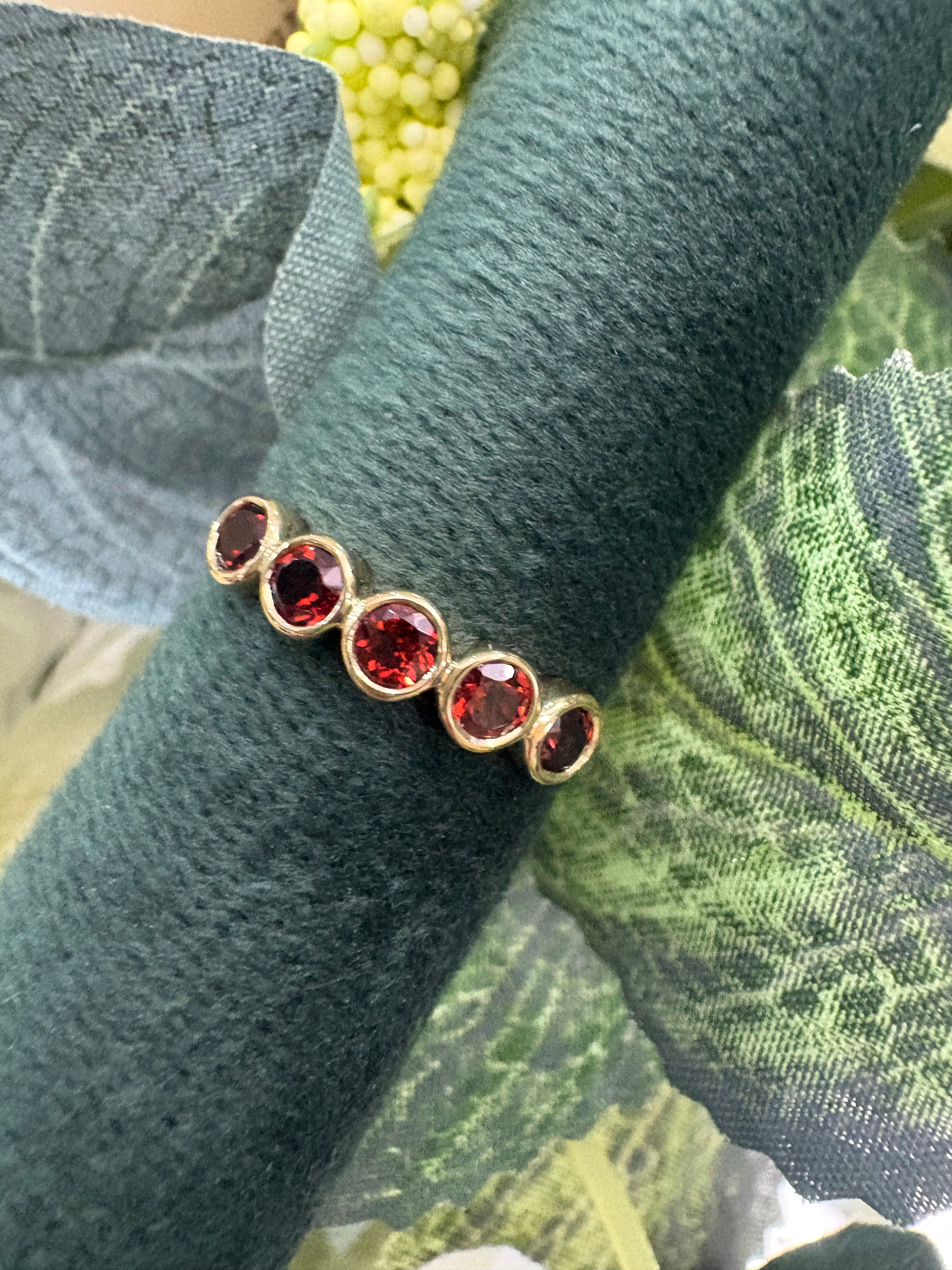 9ct Yellow Gold Garnet Ring