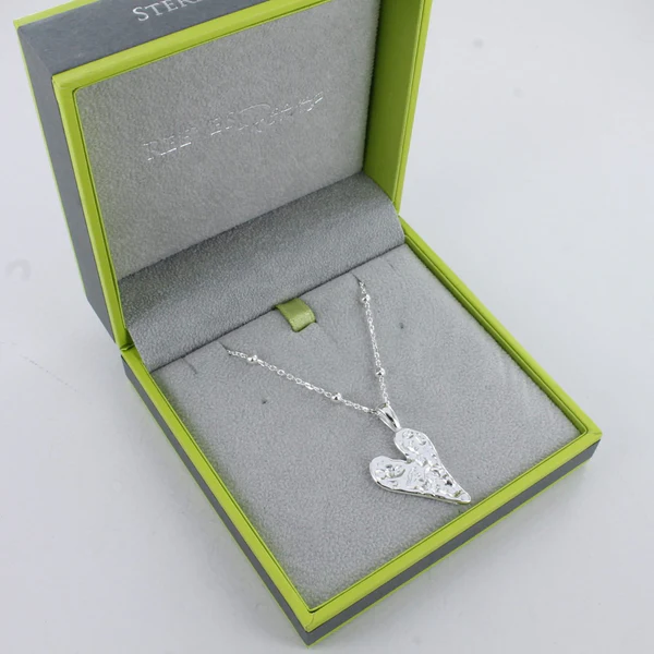 Reeves & Reeves Gorgeous Heart Necklace