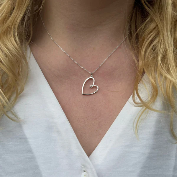 Reeves & Reeves Looped Heart Necklace