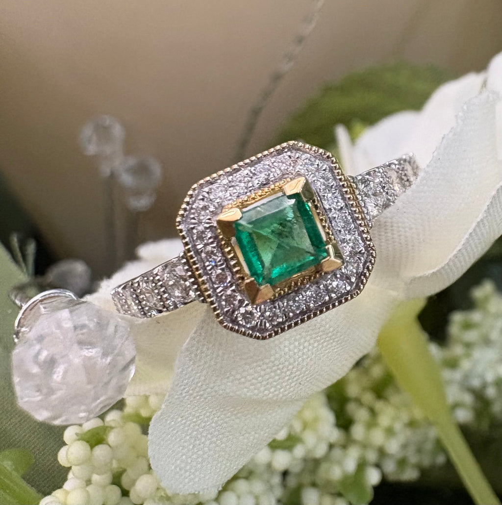 9ct Yellow Gold Emerald & Diamond Cluster Ring