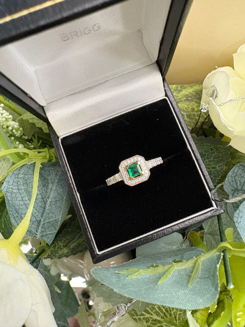 9ct Yellow Gold Emerald & Diamond Cluster Ring