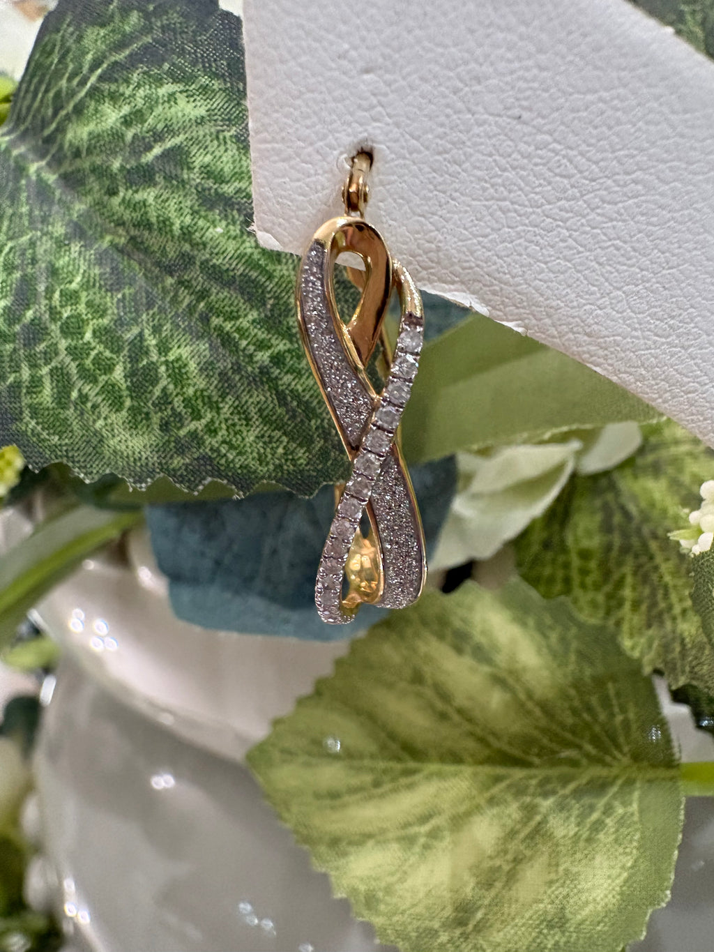 14 carat Yellow Gold Diamond Hoop Twist Earrings